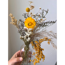 Load image into Gallery viewer, Bud vase arrangement